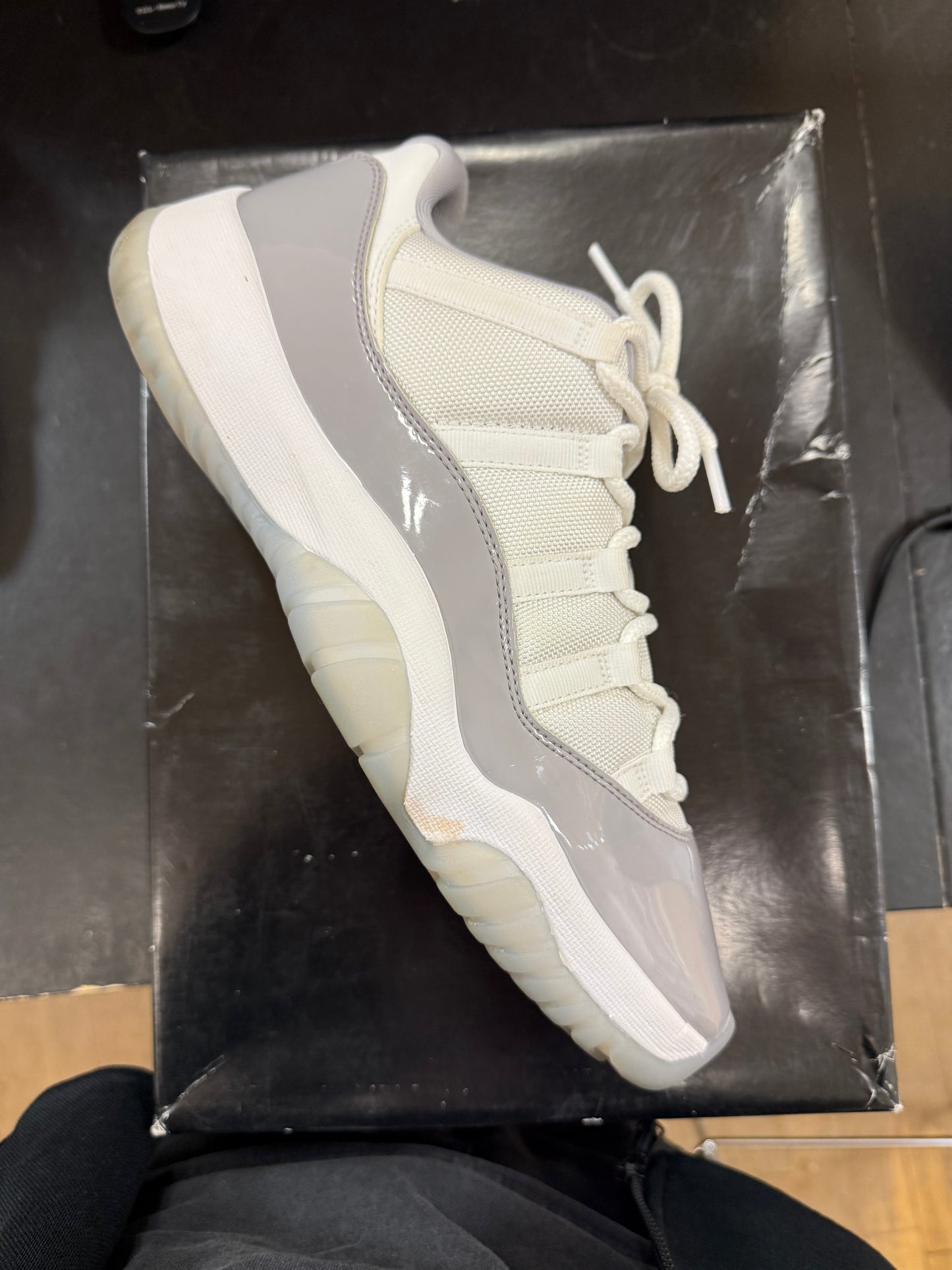 Pre owned jordan 11 low cement grey